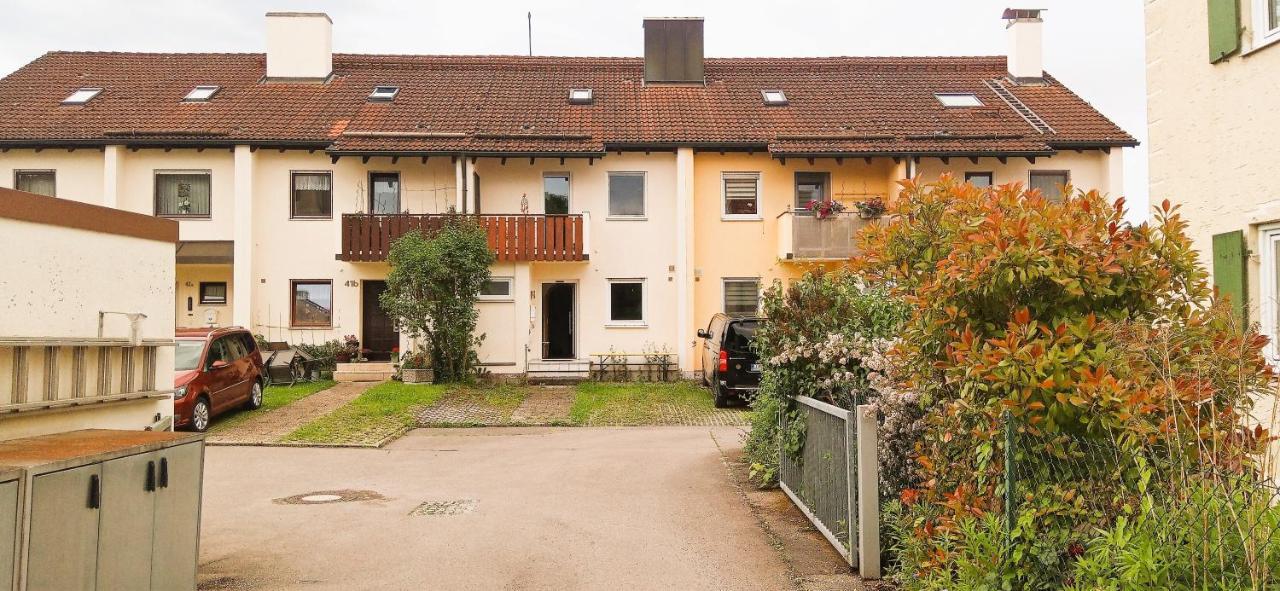 Grosses Zimmer Bad Kueche Wohnzimmer Terasse Garten Zentral Ruhig Landsberg am Lech Buitenkant foto