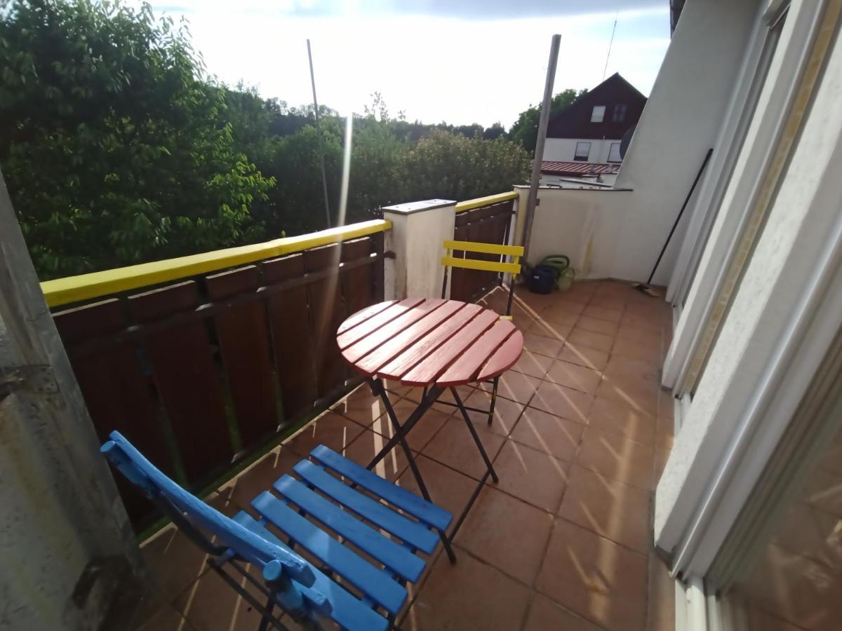 Grosses Zimmer Bad Kueche Wohnzimmer Terasse Garten Zentral Ruhig Landsberg am Lech Buitenkant foto