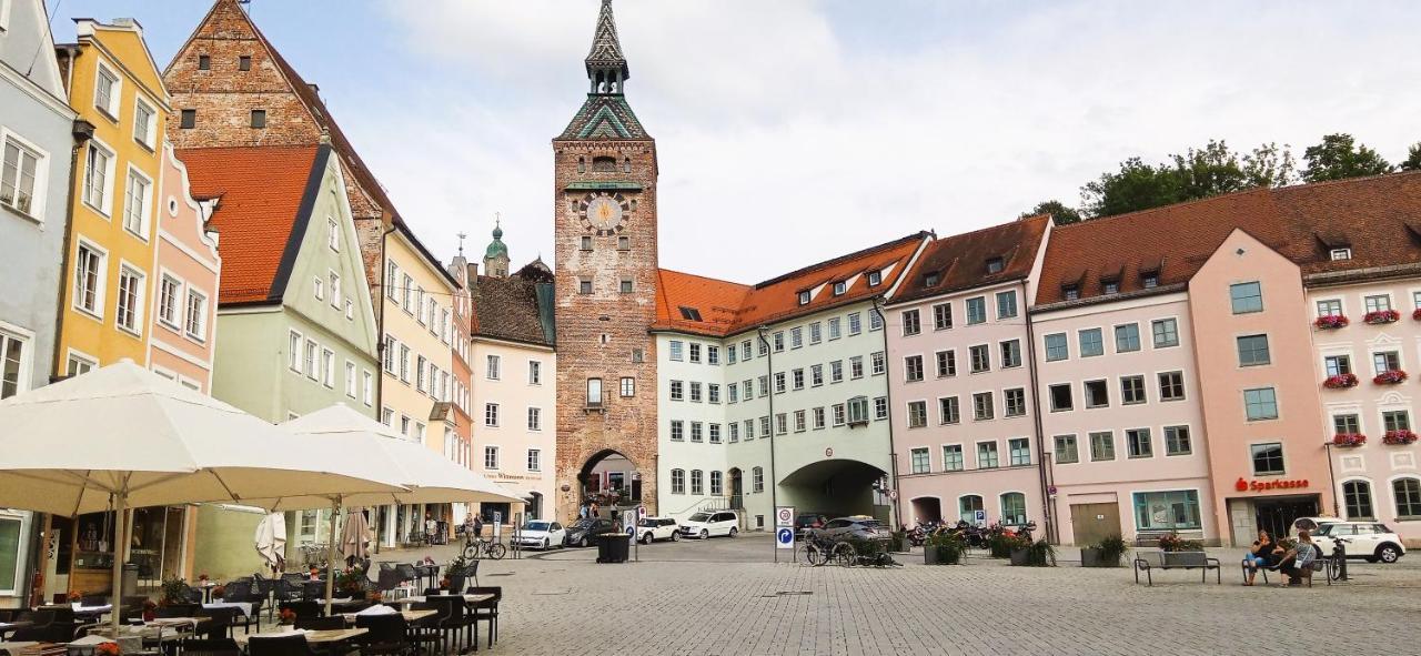 Grosses Zimmer Bad Kueche Wohnzimmer Terasse Garten Zentral Ruhig Landsberg am Lech Buitenkant foto