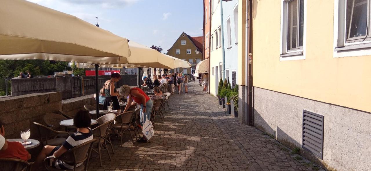 Grosses Zimmer Bad Kueche Wohnzimmer Terasse Garten Zentral Ruhig Landsberg am Lech Buitenkant foto
