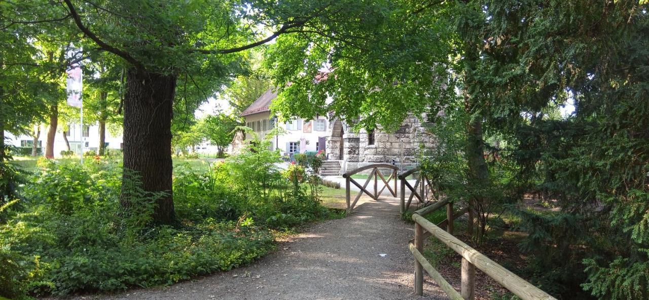 Grosses Zimmer Bad Kueche Wohnzimmer Terasse Garten Zentral Ruhig Landsberg am Lech Buitenkant foto
