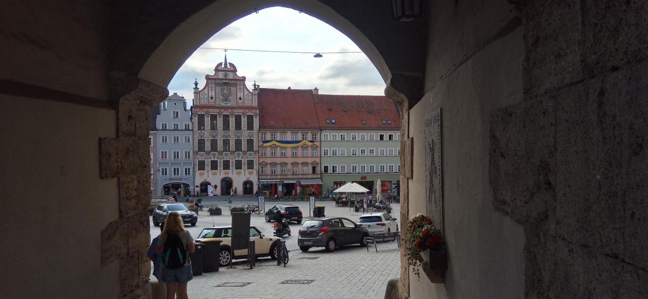 Grosses Zimmer Bad Kueche Wohnzimmer Terasse Garten Zentral Ruhig Landsberg am Lech Buitenkant foto